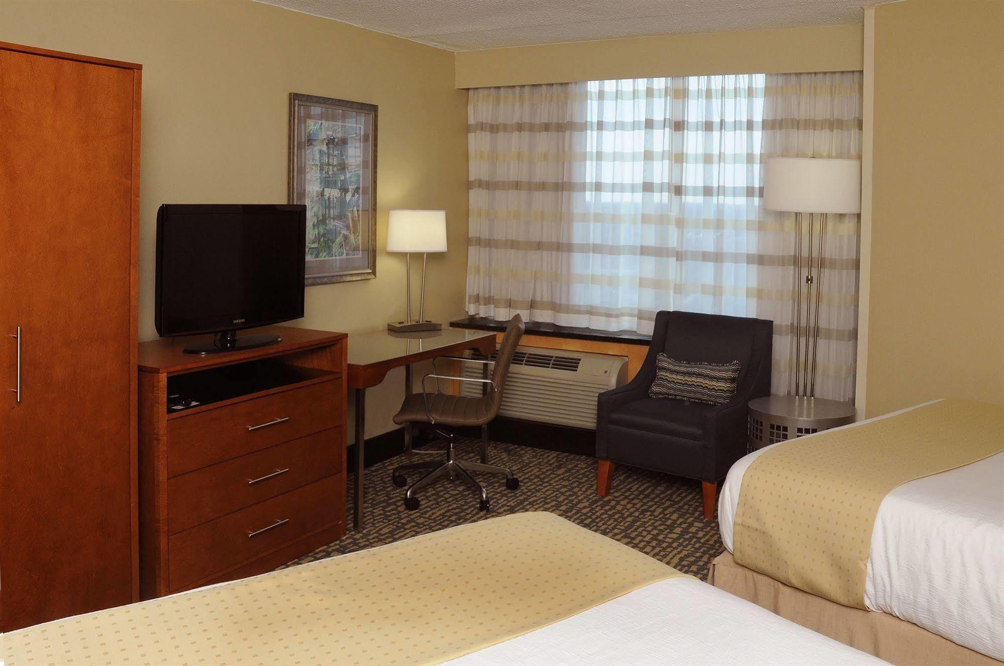 Holiday Inn Raleigh Downtown By Ihg Exterior photo