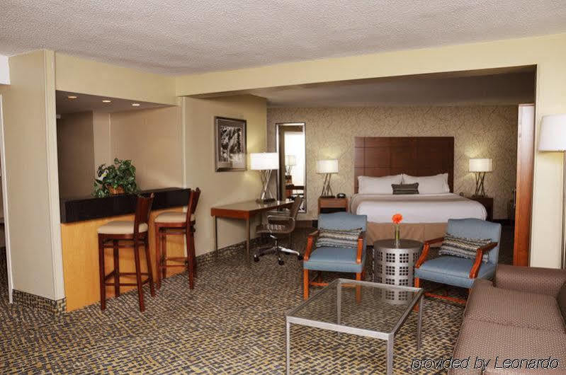 Holiday Inn Raleigh Downtown By Ihg Exterior photo